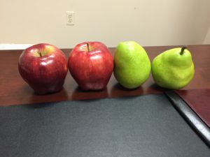 photo 2 apples & 2 pears